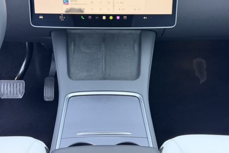 Used Tesla Model Y 2023 Rear-Wheel-Drive Version Interior 3
