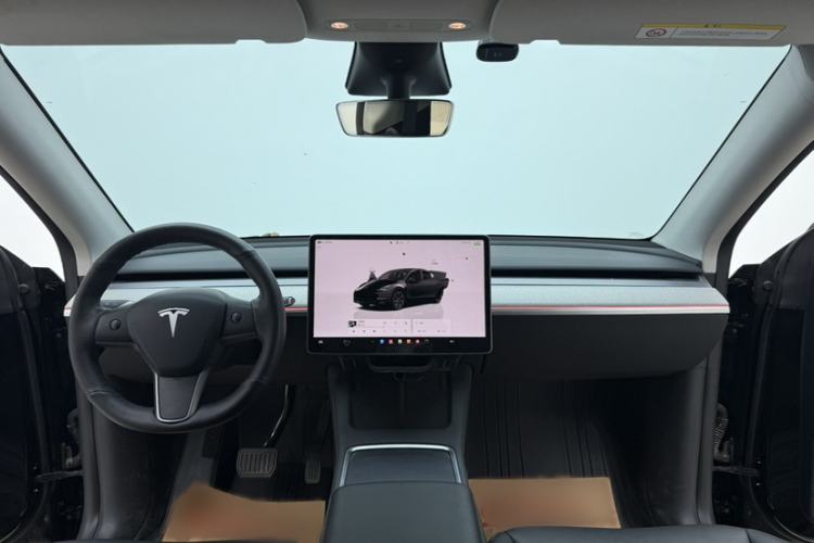 Used Tesla Model Y 2023 Rear-Wheel-Drive Version Interior 4