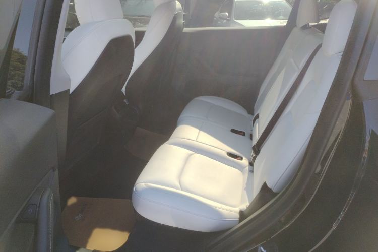 Used Tesla Model Y 2023 Rear-Wheel-Drive Version Interior 4
