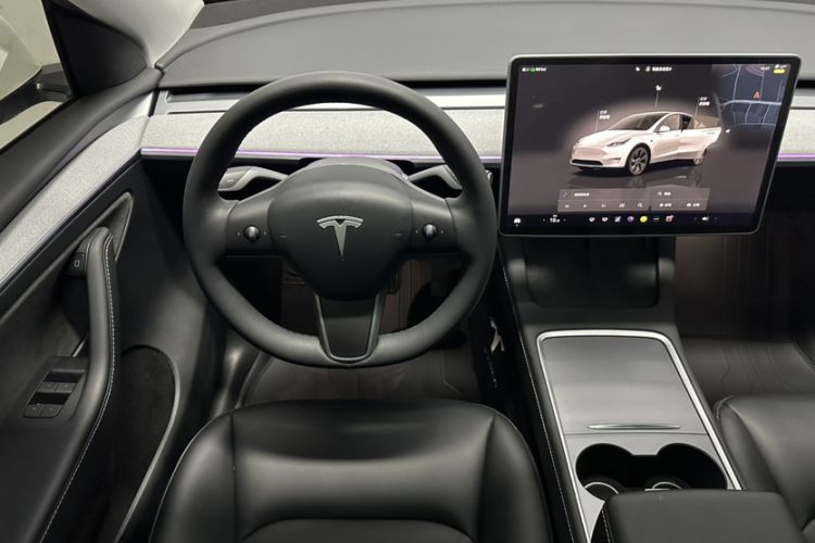 Used Tesla Model Y 2023 Rear-Wheel-Drive Version Interior 7