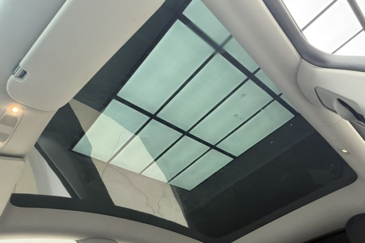 Used Tesla Model Y 2023 Rear-Wheel-Drive Version Interior 8