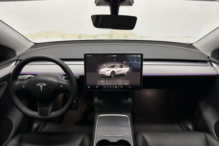 Used Tesla Model Y 2023 Rear-Wheel-Drive Version Interior 8