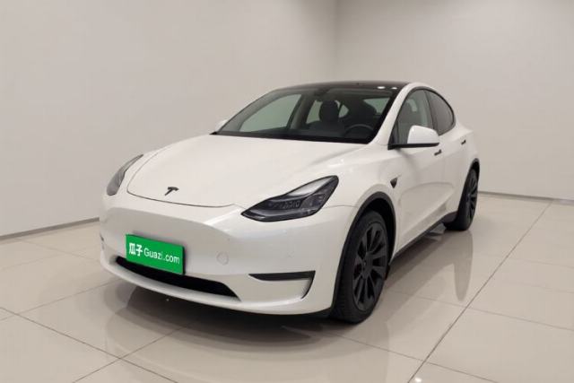 Ojetý Tesla Model Y 2023 Long-Range All-Wheel-Drive Version