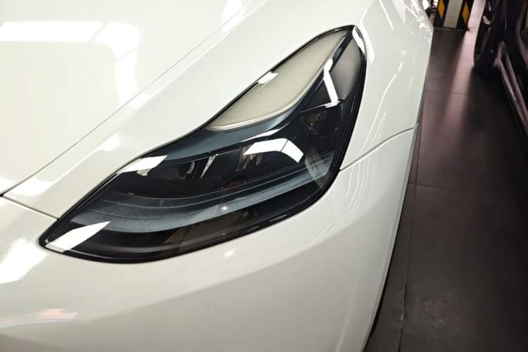 Used Tesla Model Y 2023 Long-Range All-Wheel-Drive Version Left Front Headlight