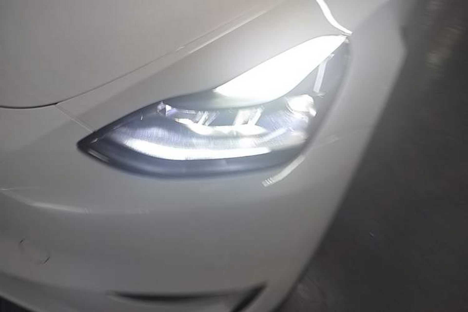 Used Tesla Model Y 2023 Long-Range All-Wheel-Drive Version Left Front Headlight