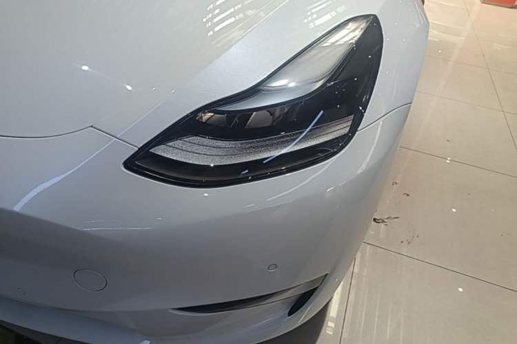 Used Tesla Model Y 2023 Long-Range All-Wheel-Drive Version Left Front Headlight