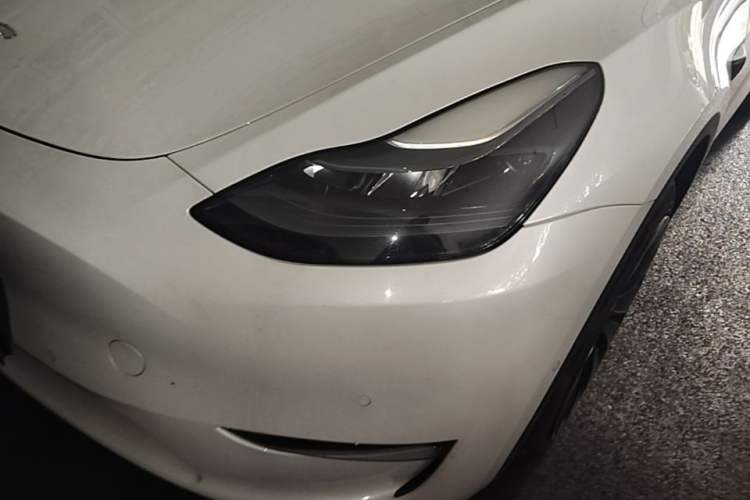 Used Tesla Model Y 2023 Long-Range All-Wheel-Drive Version Left Front Headlight