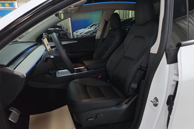 Used Tesla Model Y 2023 High-Performance All-Wheel-Drive Version Left Front Seat
