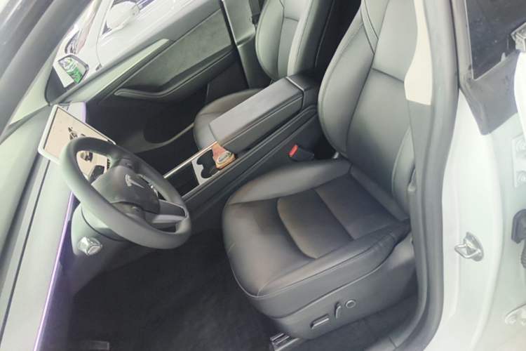 Used Tesla Model Y 2023 Rear-Wheel-Drive Version Left Front Seat