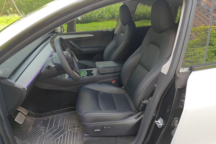 Used Tesla Model Y 2023 High-Performance All-Wheel-Drive Version Left Front Seat