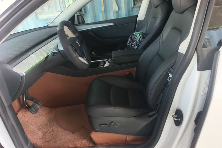 Used Tesla Model Y 2023 Long-Range All-Wheel-Drive Version Left Front Seat