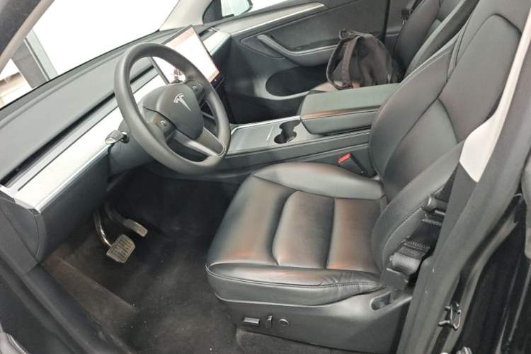 Used Tesla Model Y 2023 Rear-Wheel-Drive Version Left Front Seat