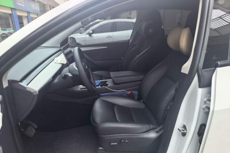Used Tesla Model Y 2023 Rear-Wheel-Drive Version Left Front Seat