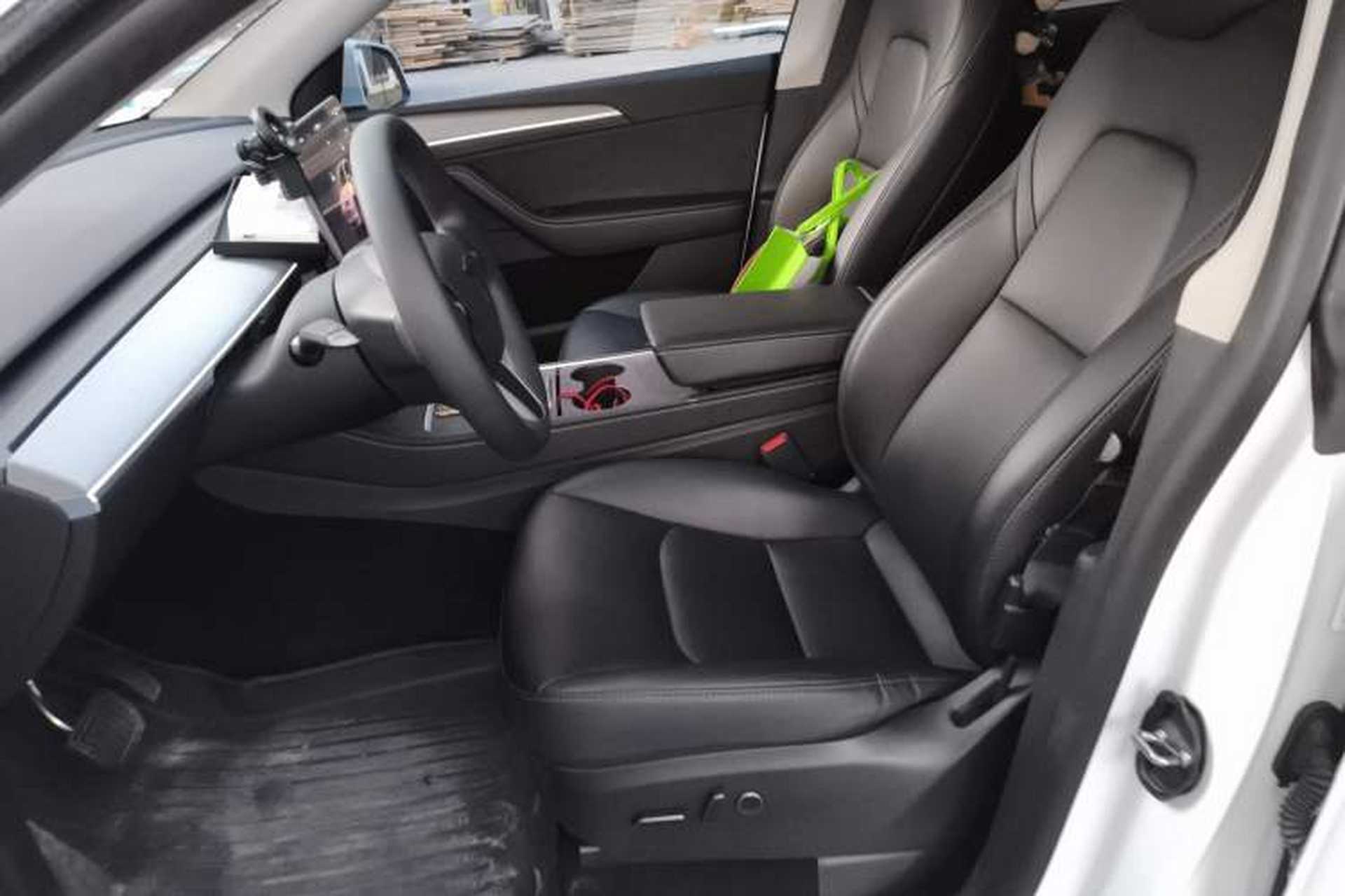 Used Tesla Model Y 2023 Rear-Wheel-Drive Version Left Front Seat