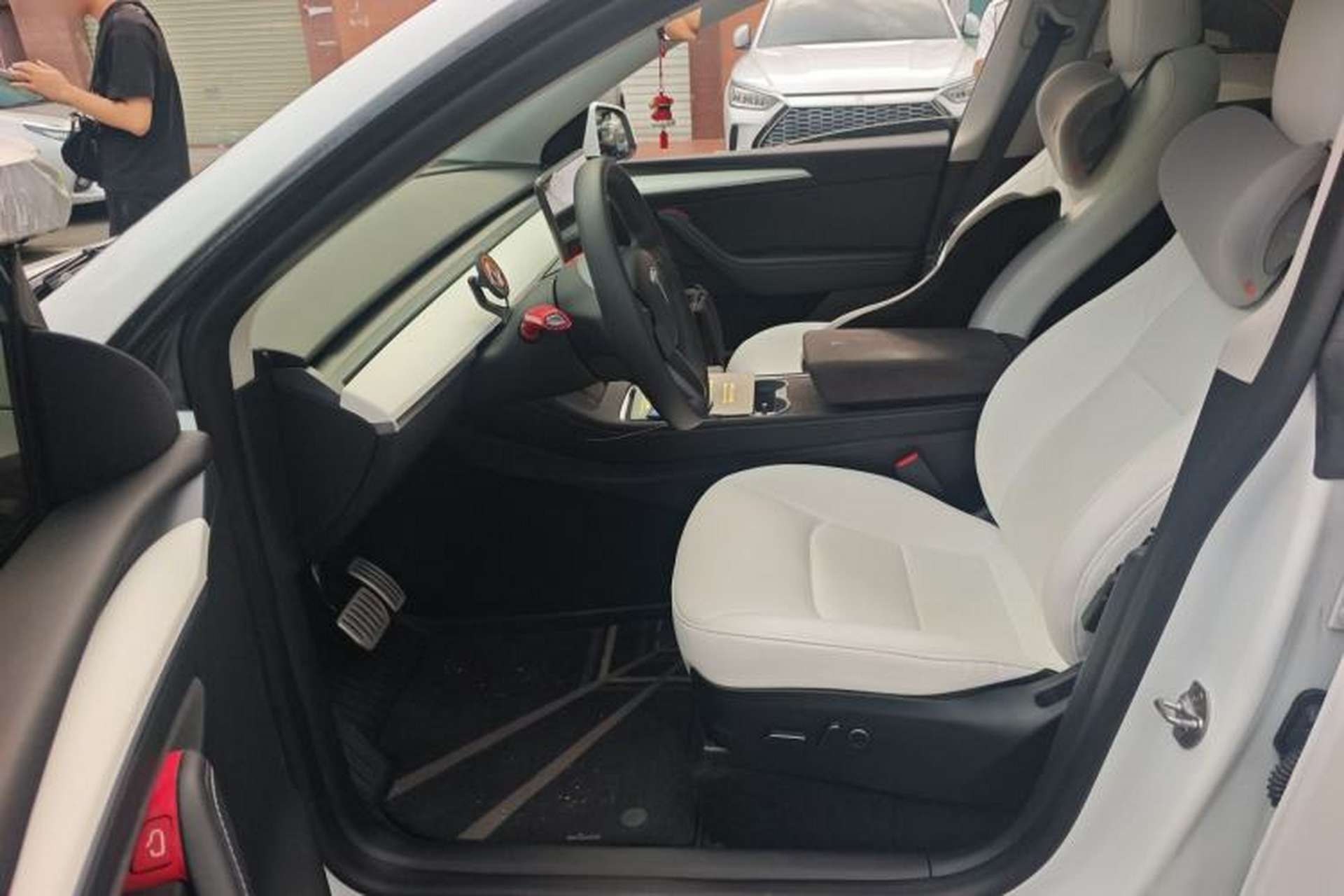 Used Tesla Model Y 2023 High-Performance All-Wheel-Drive Version Left Front Seat