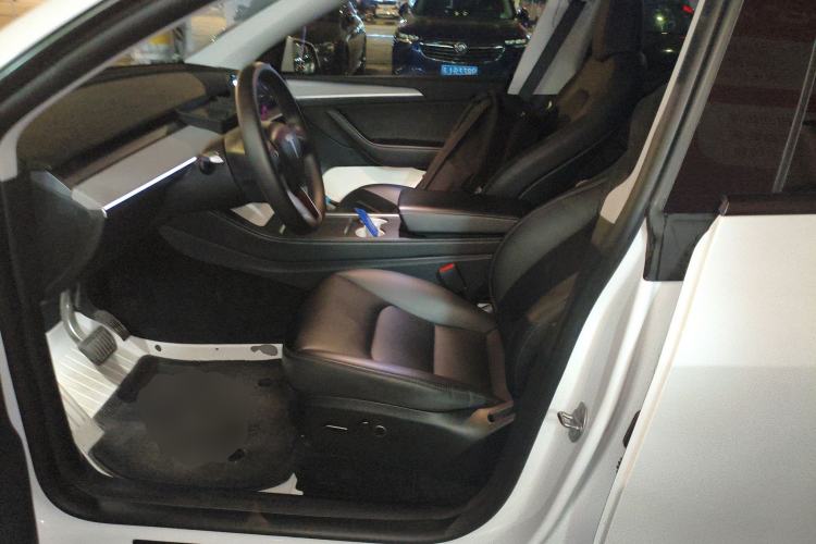 Used Tesla Model Y 2023 Rear-Wheel-Drive Version Left Front Seat