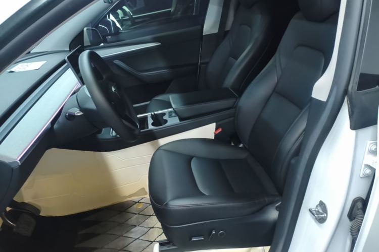 Used Tesla Model Y 2023 Rear-Wheel-Drive Version Left Front Seat