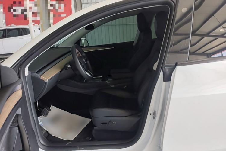 Used Tesla Model Y 2023 Rear-Wheel-Drive Version Left Front Seat
