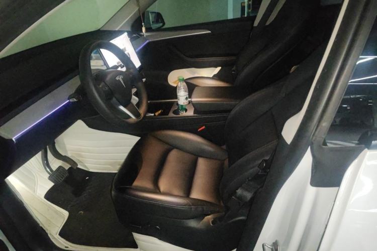 Used Tesla Model Y 2023 Long-Range All-Wheel-Drive Version Left Front Seat