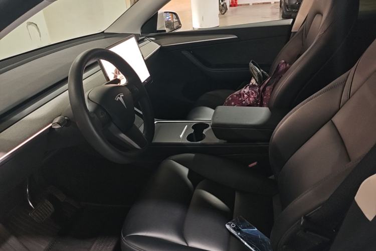 Used Tesla Model Y 2023 Long-Range All-Wheel-Drive Version Left Front Seat