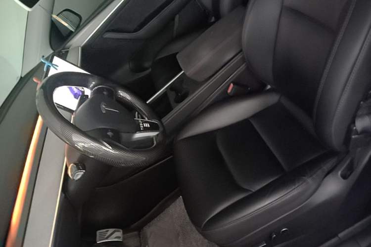 Used Tesla Model Y 2023 Long-Range All-Wheel-Drive Version Left Front Seat