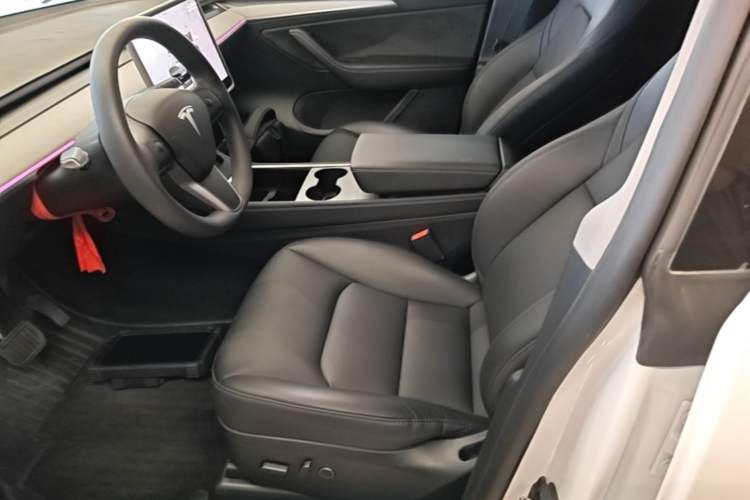 Used Tesla Model Y 2023 Rear-Wheel-Drive Version Left Front Seat