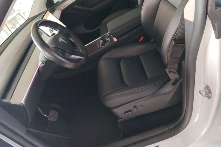 Used Tesla Model Y 2023 Rear-Wheel-Drive Version Left Front Seat