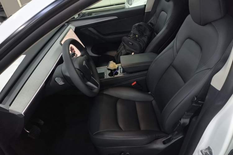 Used Tesla Model Y 2023 Rear-Wheel-Drive Version Left Front Seat