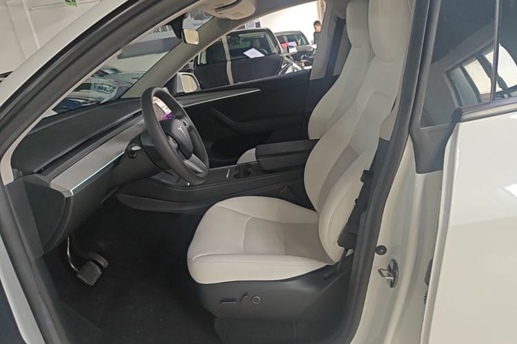 Used Tesla Model Y 2023 Rear-Wheel-Drive Version Left Front Seat