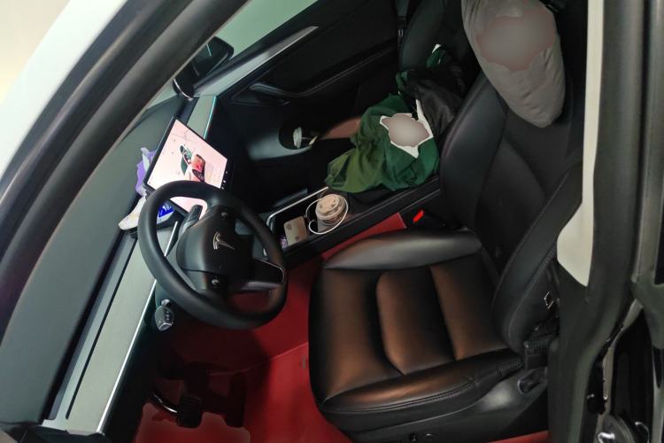 Used Tesla Model Y 2023 Rear-Wheel-Drive Version Left Front Seat