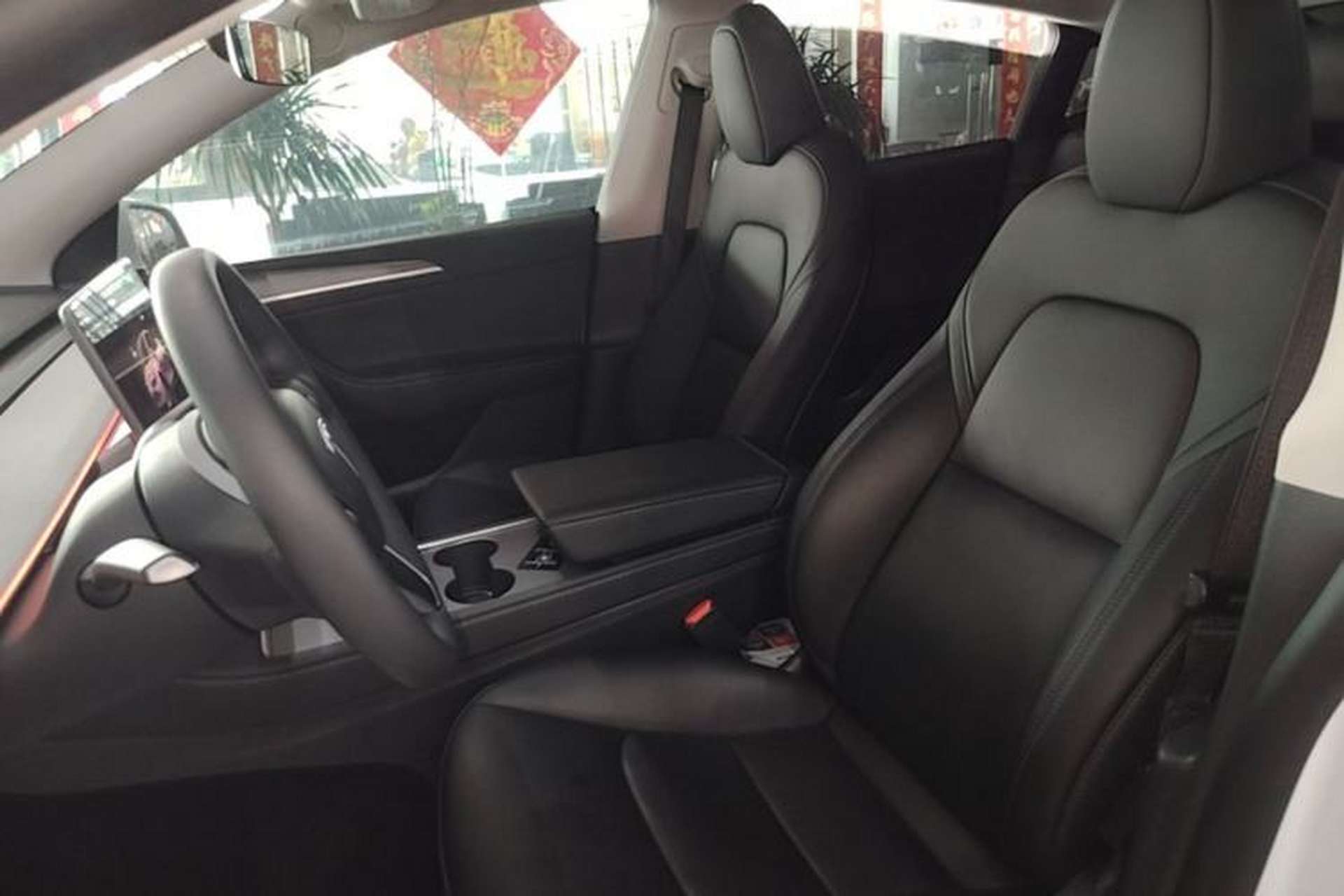 Used Tesla Model Y 2023 Long-Range All-Wheel-Drive Version Left Front Seat