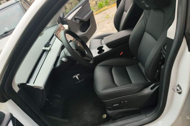 Used Tesla Model Y 2023 Rear-Wheel-Drive Version Left Front Seat