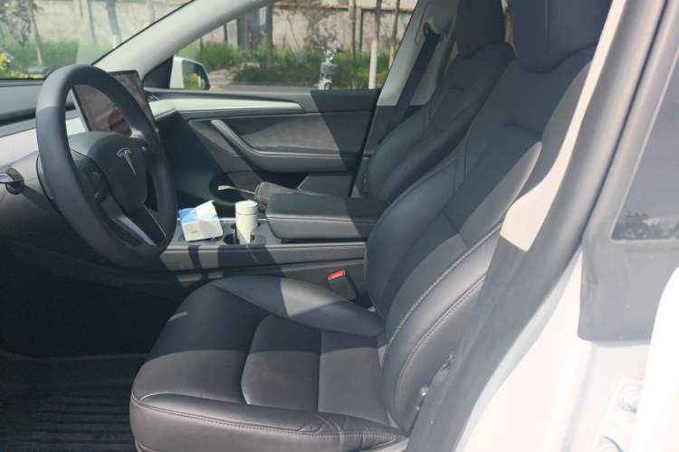 Used Tesla Model Y 2023 Long-Range All-Wheel-Drive Version Left Front Seat