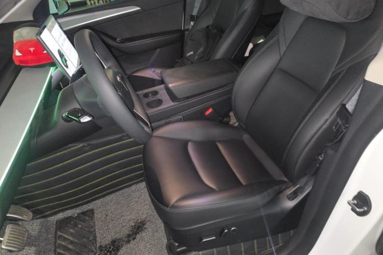 Used Tesla Model Y 2023 Rear-Wheel-Drive Version Left Front Seat