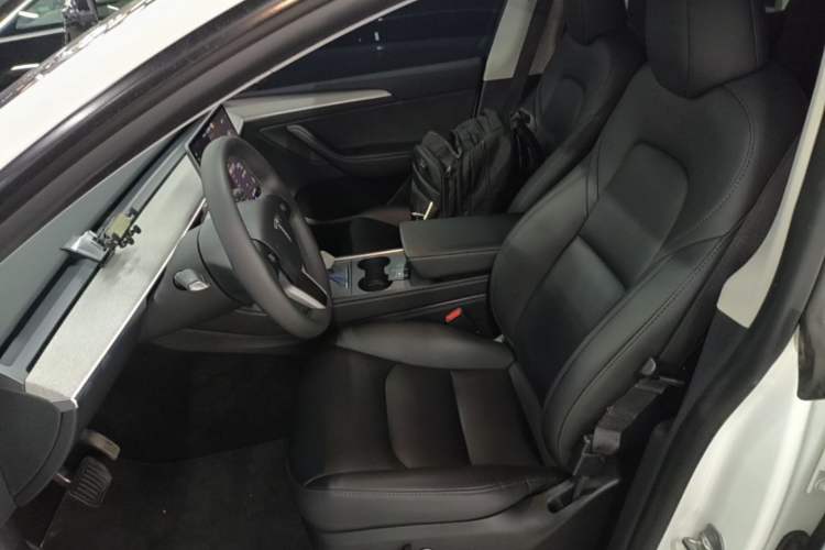 Used Tesla Model Y 2023 Long-Range All-Wheel-Drive Version Left Front Seat