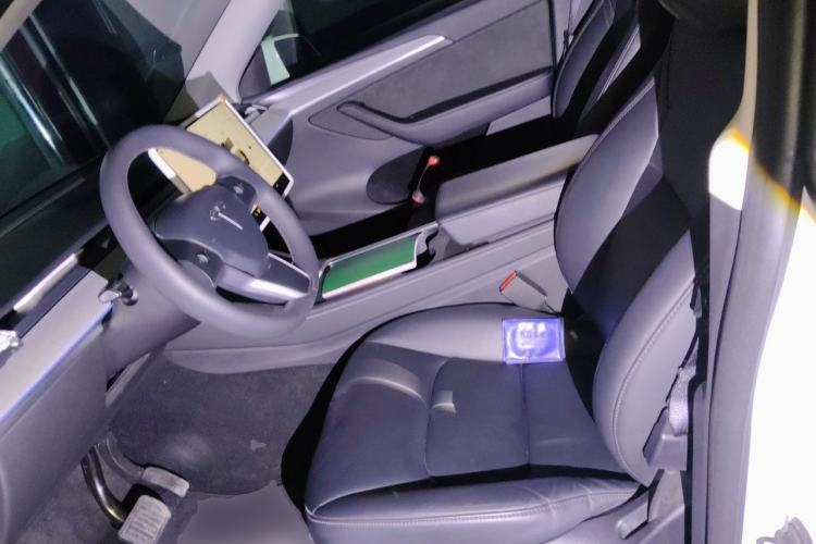 Used Tesla Model Y 2023 Rear-Wheel-Drive Version Left Front Seat
