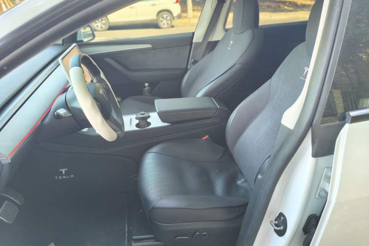 Used Tesla Model Y 2023 Rear-Wheel-Drive Version Left Front Seat