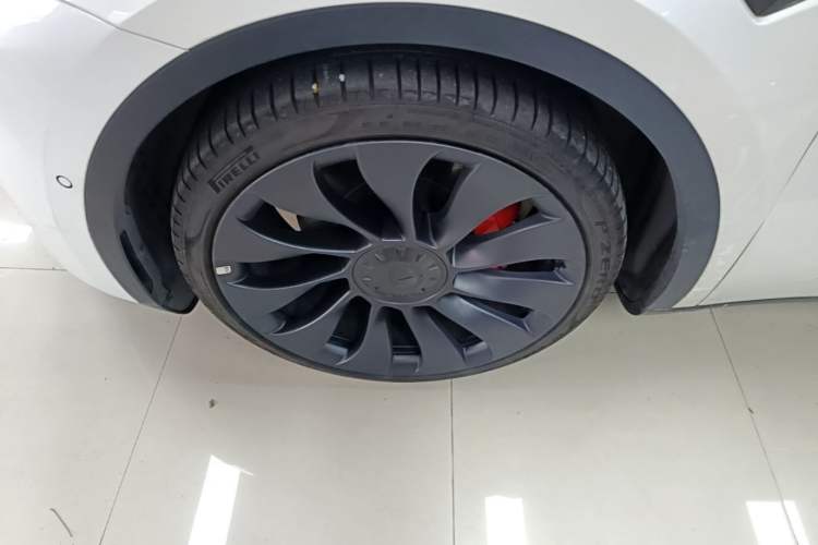 Used Tesla Model Y 2023 High-Performance All-Wheel-Drive Version Left Front Wheel Hub