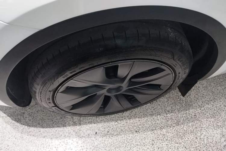 Used Tesla Model Y 2023 Rear-Wheel-Drive Version Left Front Wheel Hub