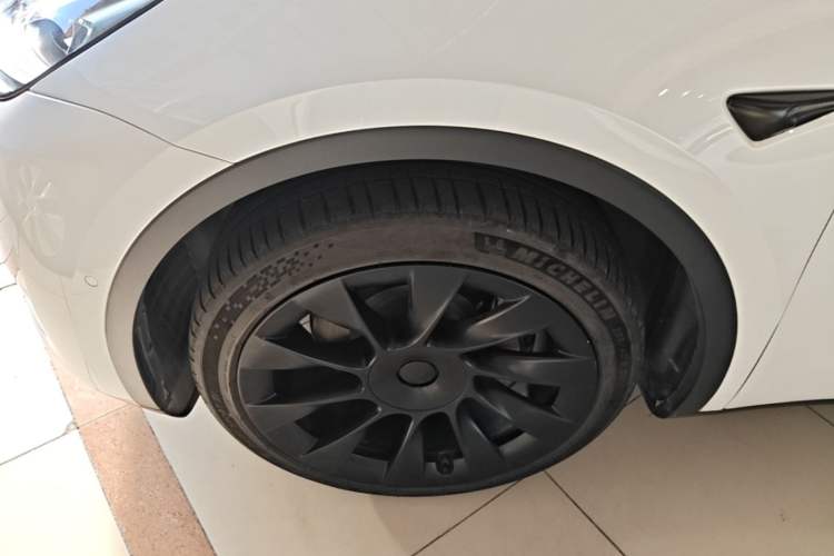 Used Tesla Model Y 2023 Rear-Wheel-Drive Version Left Front Wheel Hub