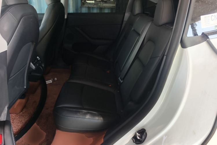 Used Tesla Model Y 2023 Long-Range All-Wheel-Drive Version Left Rear Seat