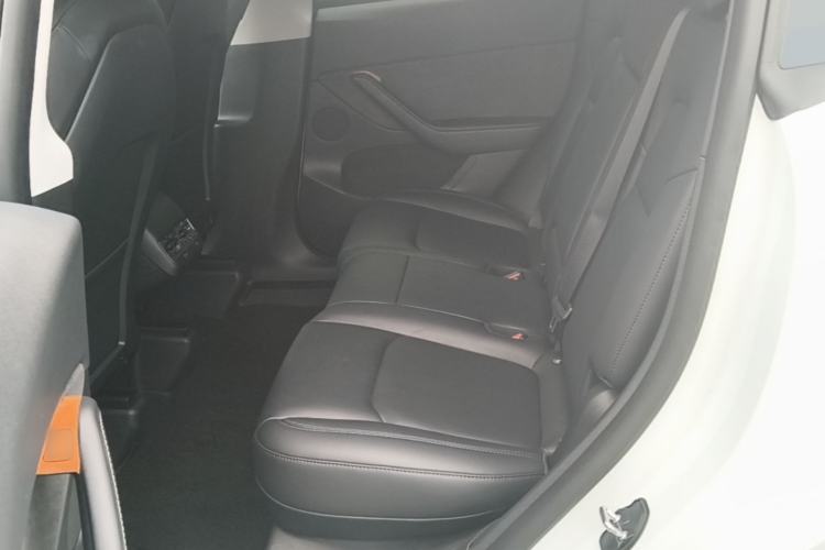 Used Tesla Model Y 2023 Long-Range All-Wheel-Drive Version Left Rear Seat