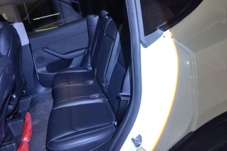 Used Tesla Model Y 2023 Long-Range All-Wheel-Drive Version Left Rear Seat