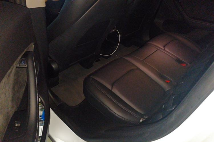 Used Tesla Model Y 2023 Rear-Wheel-Drive Version Left Rear Seat