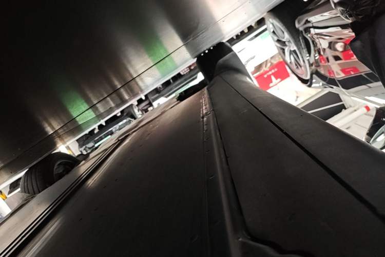 Used Tesla Model Y 2023 Long-Range All-Wheel-Drive Version Left Side Sill