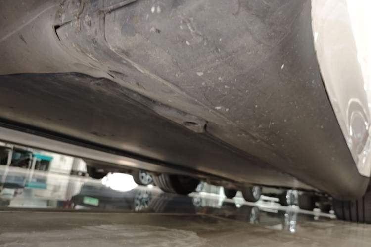 Used Tesla Model Y 2023 Rear-Wheel-Drive Version Left Side Sill