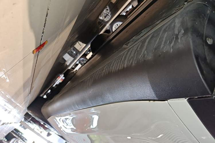 Used Tesla Model Y 2023 Rear-Wheel-Drive Version Left Side Sill
