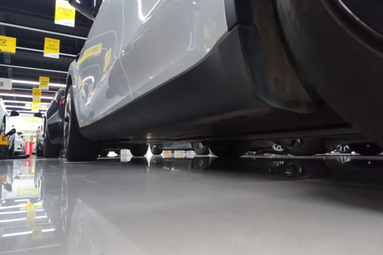 Used Tesla Model Y 2023 Rear-Wheel-Drive Version Left Side Sill
