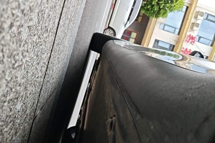 Used Tesla Model Y 2023 Rear-Wheel-Drive Version Left Side Sill