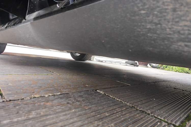 Used Tesla Model Y 2023 Rear-Wheel-Drive Version Left Side Sill